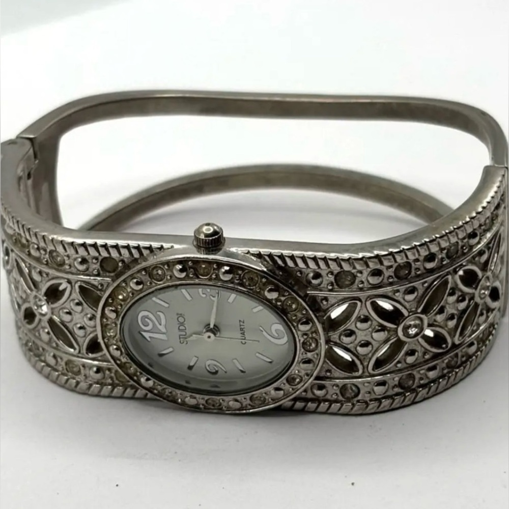 Vintage Women’s Silver Watch Cuff Easy Off Studio Time Piece Stainless Steele - Picture 3 of 5